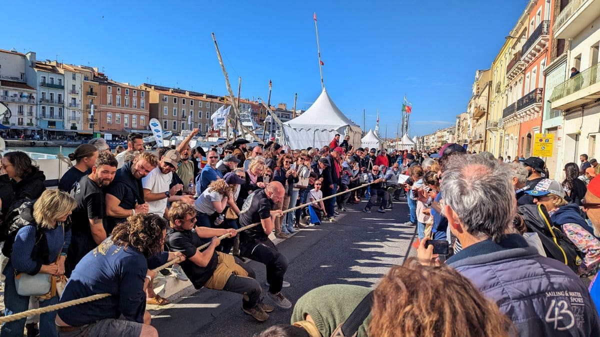 Escale à Sète, 11 excellentes raisons d'assister à la prochaine édition ! tir a la corde entre equipage escale a sete