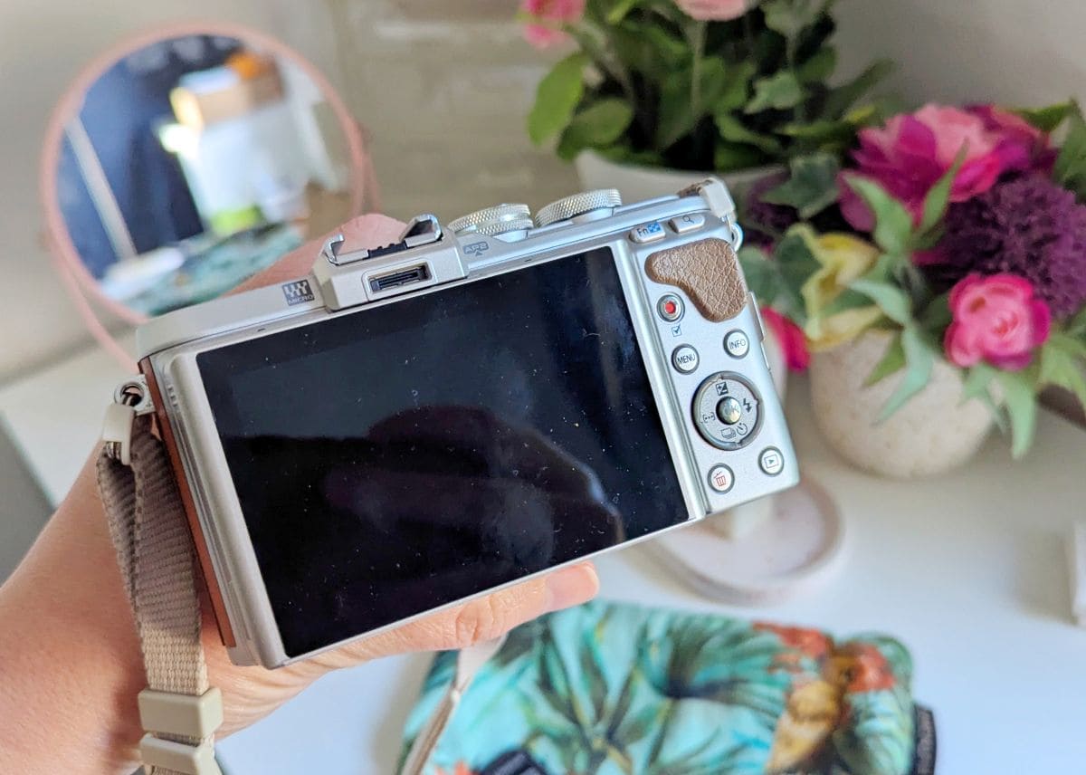 Où faire réparer son appareil photo à Paris ? appareil photo olympus repare chez atelier images services a paris