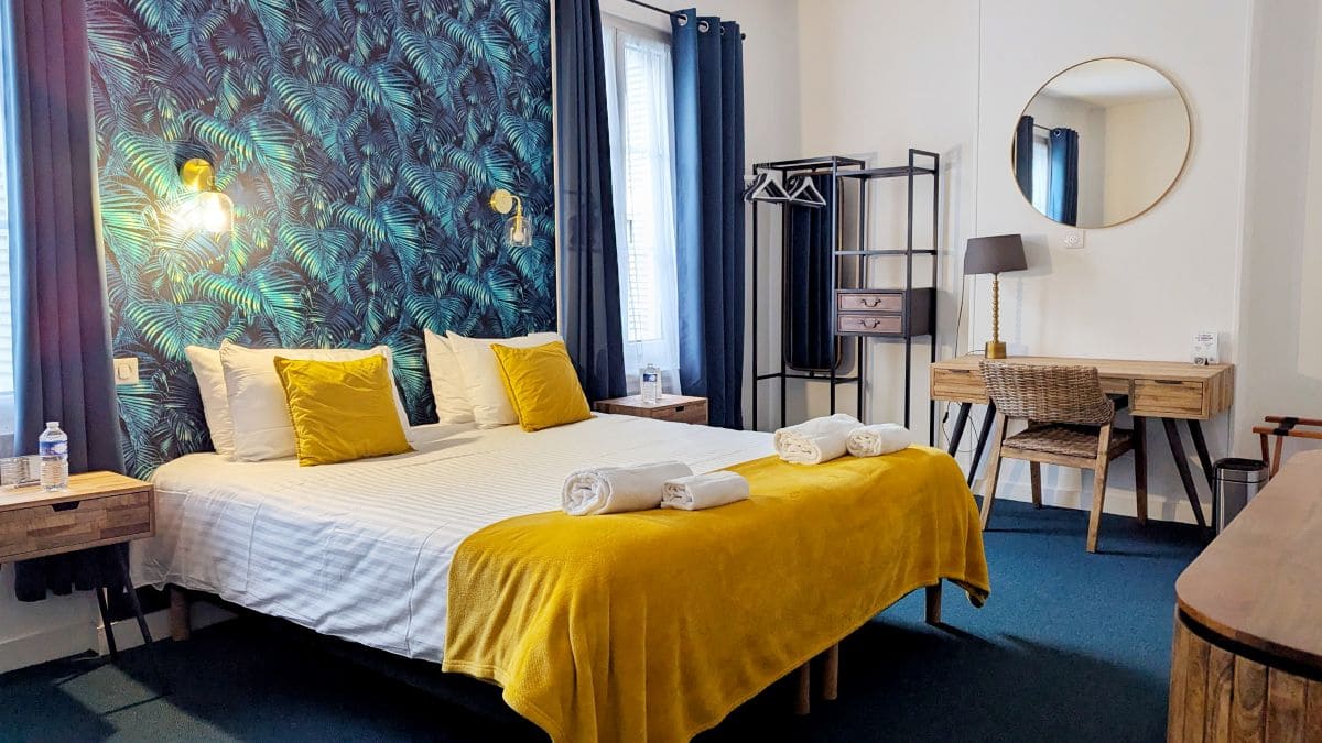 Visiter Loches, pépites et bons plans chambre confort double au george hotel a loches