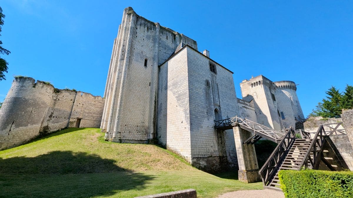 Visiter Loches, pépites et bons plans donjon de la cite royale de loches