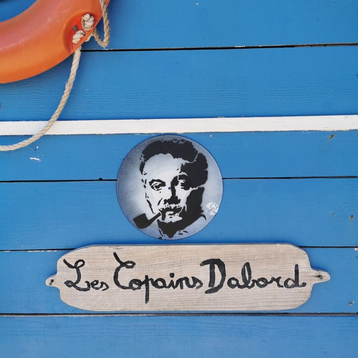 Visiter Sète à pied : incontournables, pépites et bons plans george brassens embleme de la ville de sete