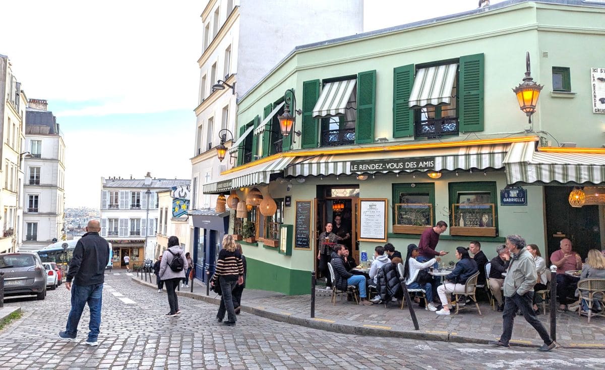 Le Rendez-vous des amis : cosy et abordable à Montmartre vue paris depuis le rendez vous des amis