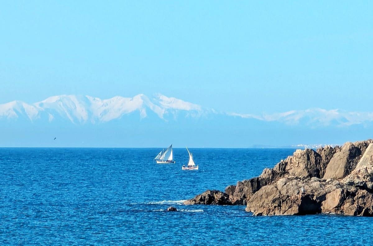 Visiter Sète à pied : incontournables, pépites et bons plans voir les pyrenees par beau temps depuis le port de sete