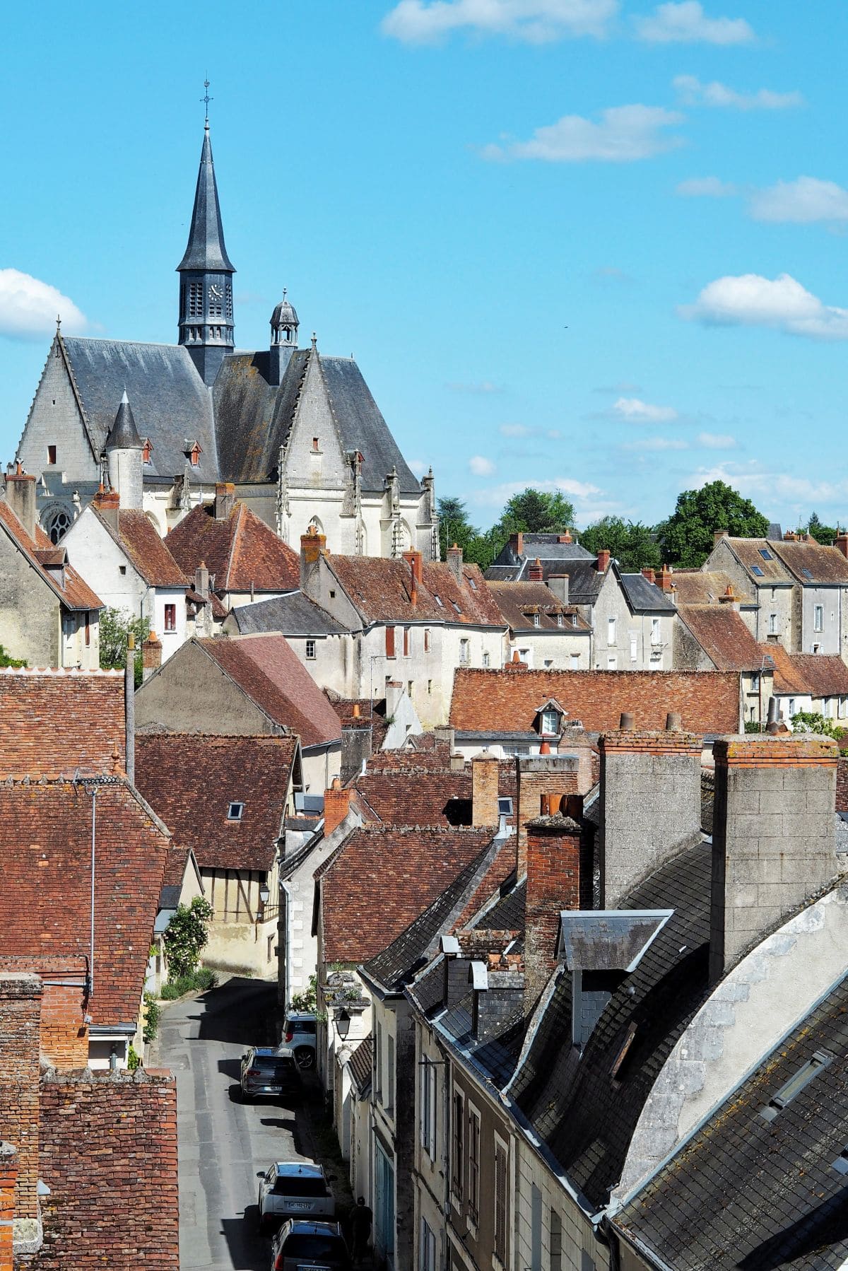 Visiter Loches, pépites et bons plans rues de montresor plus beaux villages de france
