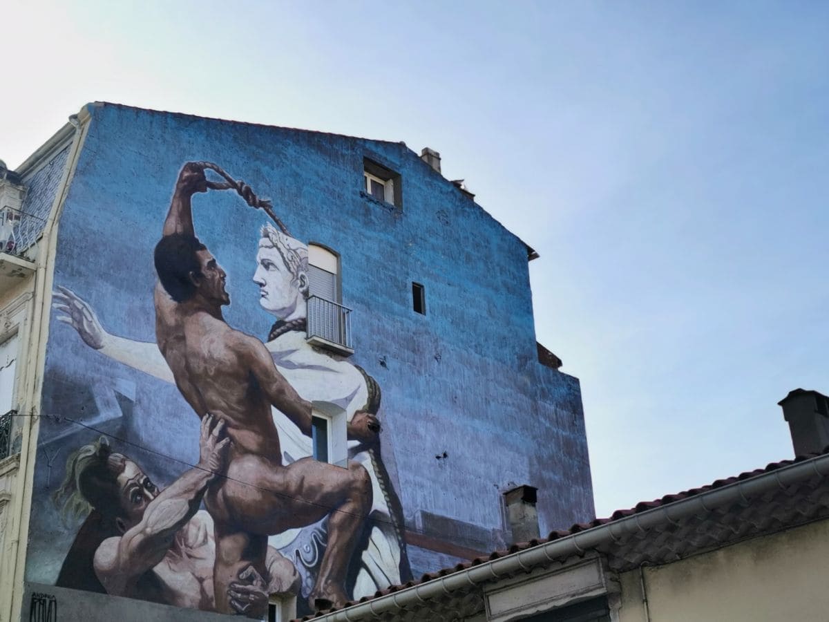Visiter Sète à pied : incontournables, pépites et bons plans street art dans les rues de sete dans l herault