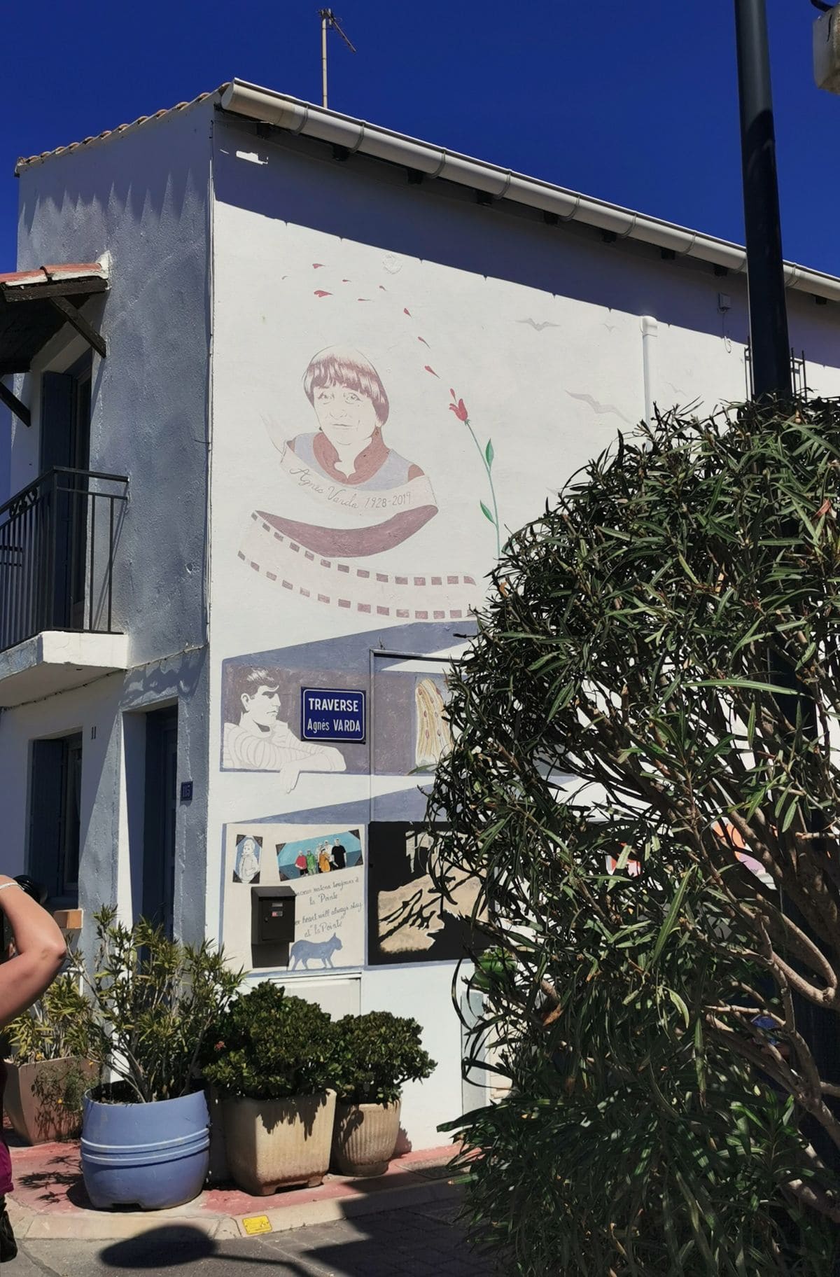 Visiter Sète à pied : incontournables, pépites et bons plans traverse agnes varda quartier de la pointe courte a sete