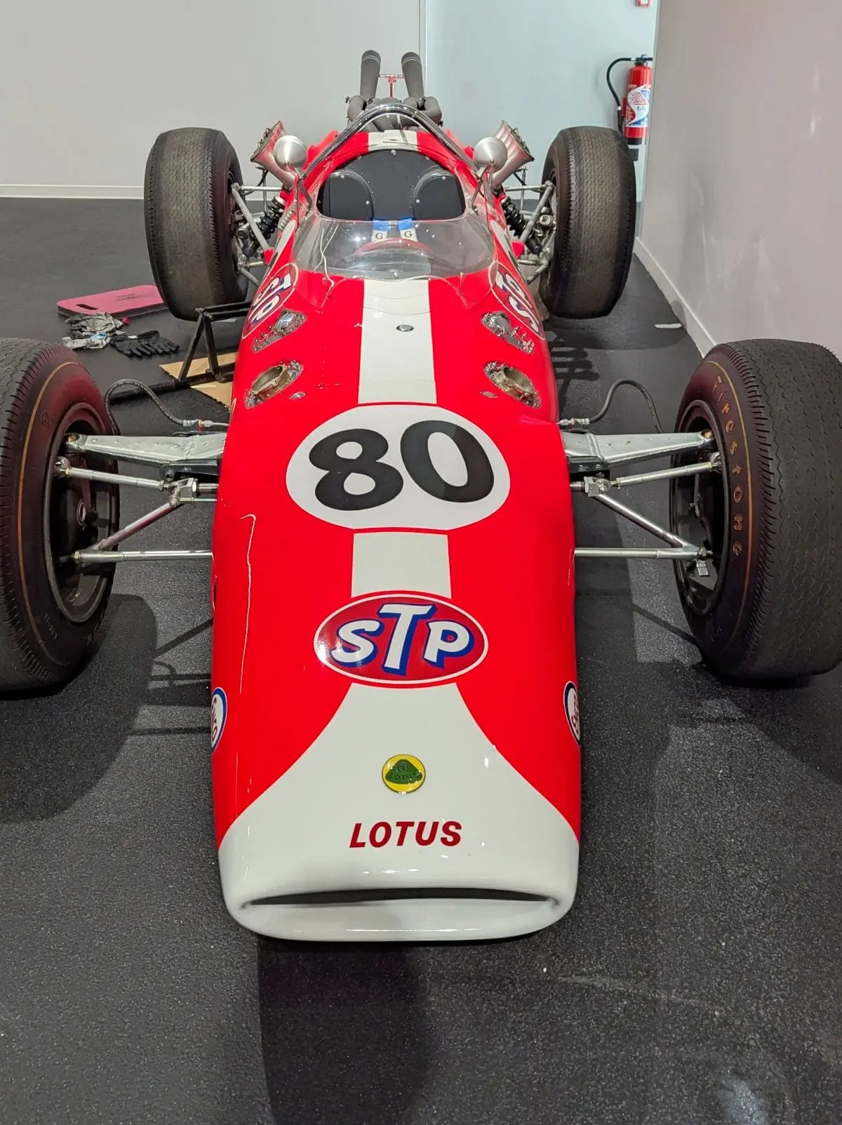 M24 : immersion au coeur des 24h du Mans voitures de courses historiques au M24