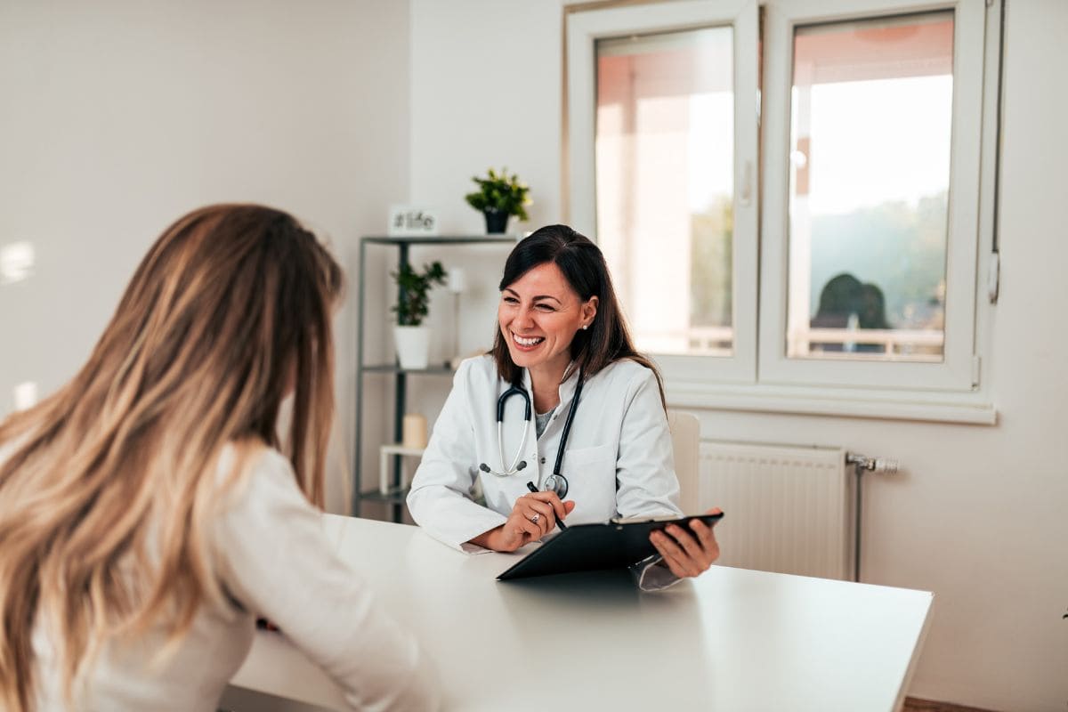 8 astuces pour limiter l’apparition des pellicules si besoin demandez conseil a un medecin