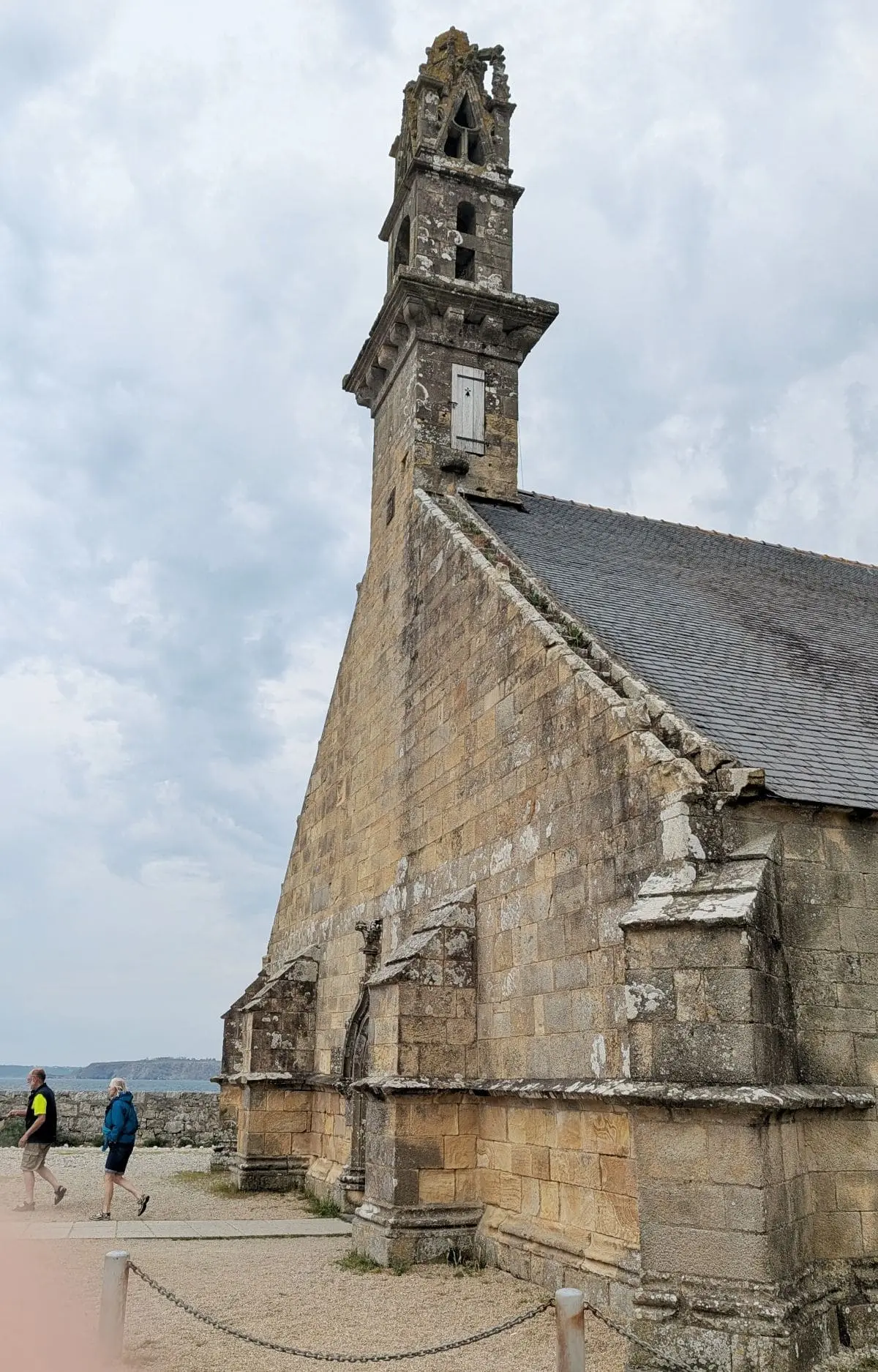 Visiter la presqu’île de Crozon : pépites et bons plans de Morgat à Camaret chapelle rocamadour a camaret sur mer