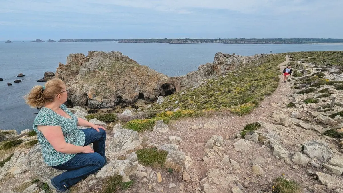 Visiter la presqu’île de Crozon : pépites et bons plans de Morgat à Camaret laure copinesdebonsplans a la pointe de dinan sur la presqu ile de crozon