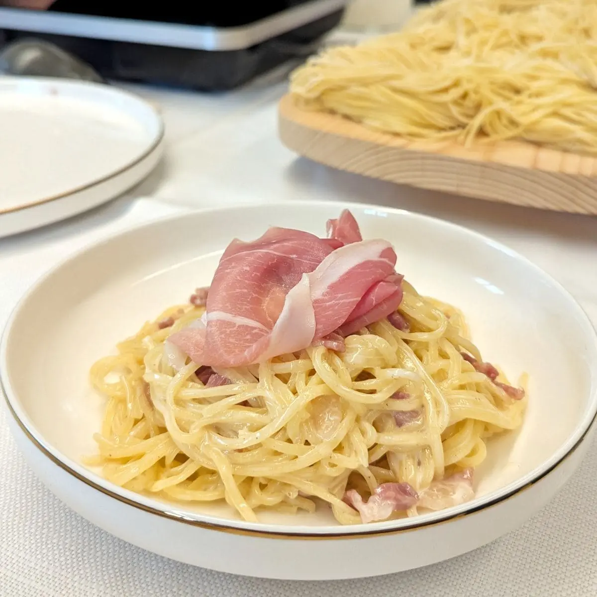 À la découverte du Prosciutto di San Daniele AOP plat de pates a la san daniele