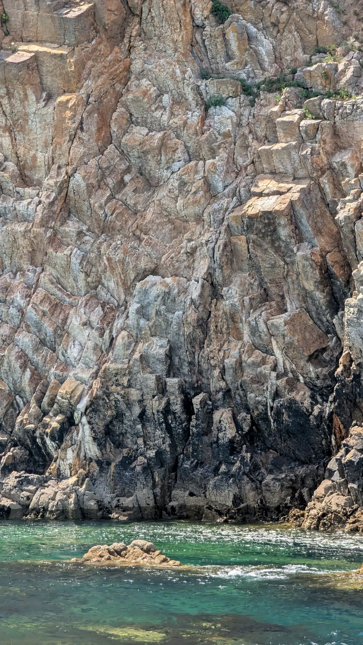 Visiter la presqu’île de Crozon : pépites et bons plans de Morgat à Camaret site geologique de la presqu ile de cronzon en bretagne