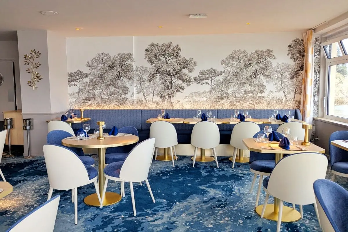 Visiter la presqu’île de Crozon : pépites et bons plans de Morgat à Camaret restaurant belle epoque grand hotel de la mer crozon morgat