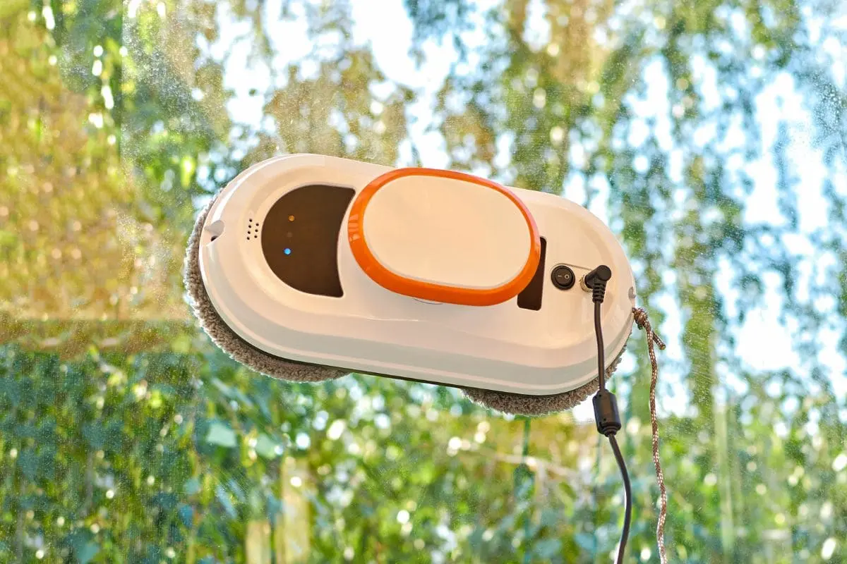 5 appareils intelligents pour vous libérer des tâches ménagères robot nettoyeur de vitres