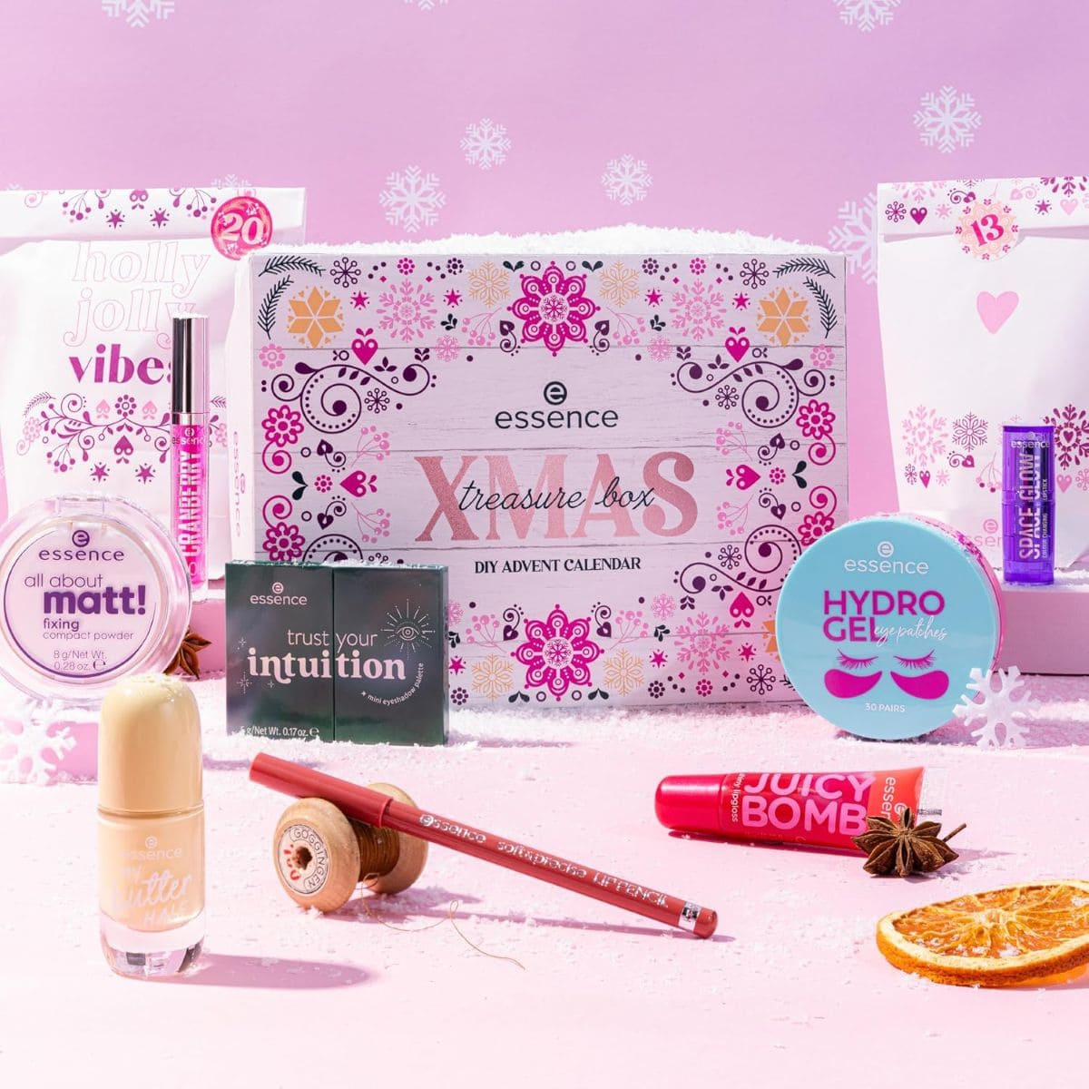 Calendriers de l’Avent beauté 2026 : nouveautés, prix et bons plans Calendrier de l Avent Essence XMAS Treasure Box DIY 2026