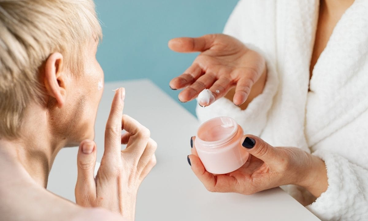 Comment choisir le soin hydratant parfait : 5 critères essentiels