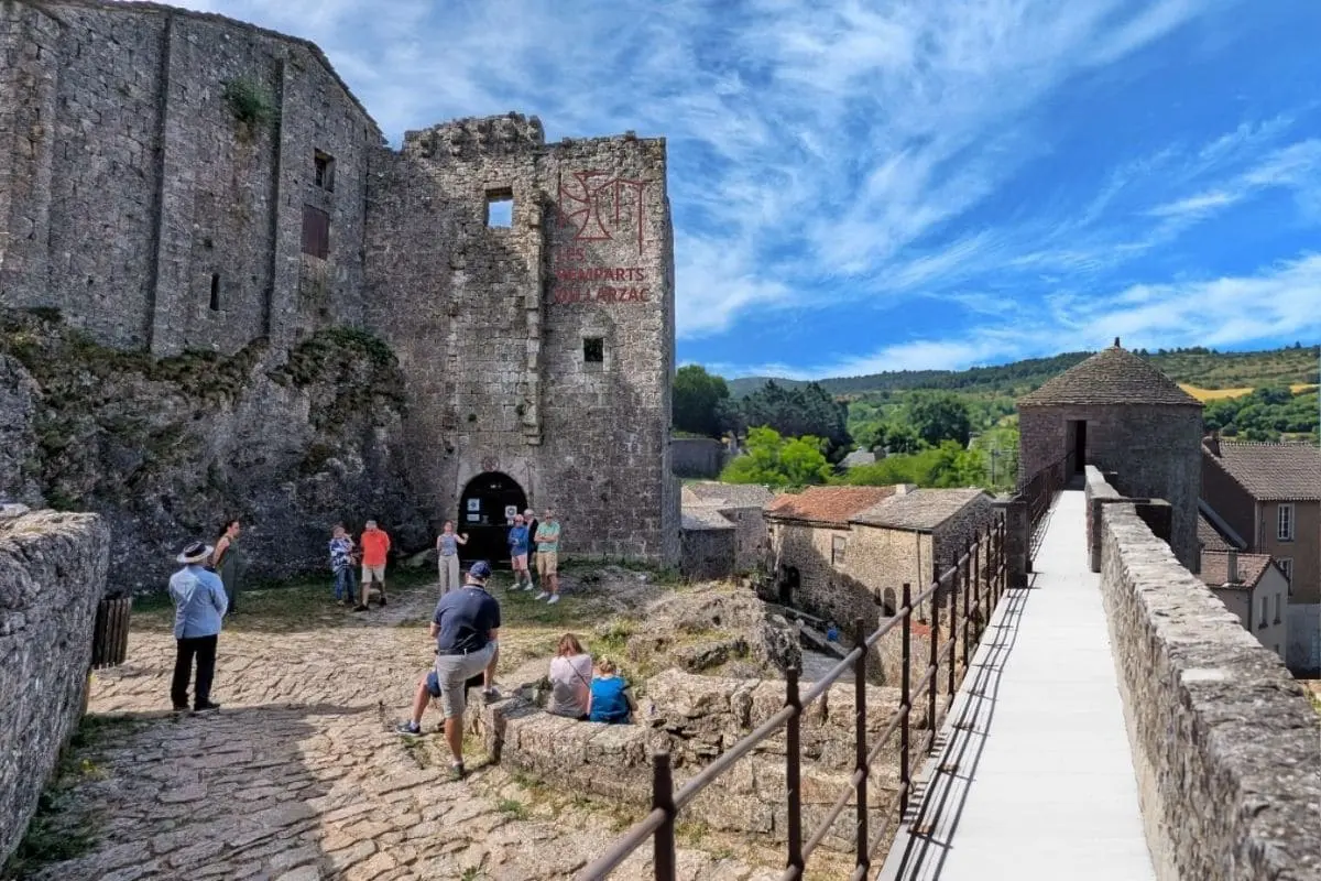 Visiter les Remparts du Larzac : escapade en Aveyron les remparts du larzac par copinesdebonsplans.fr