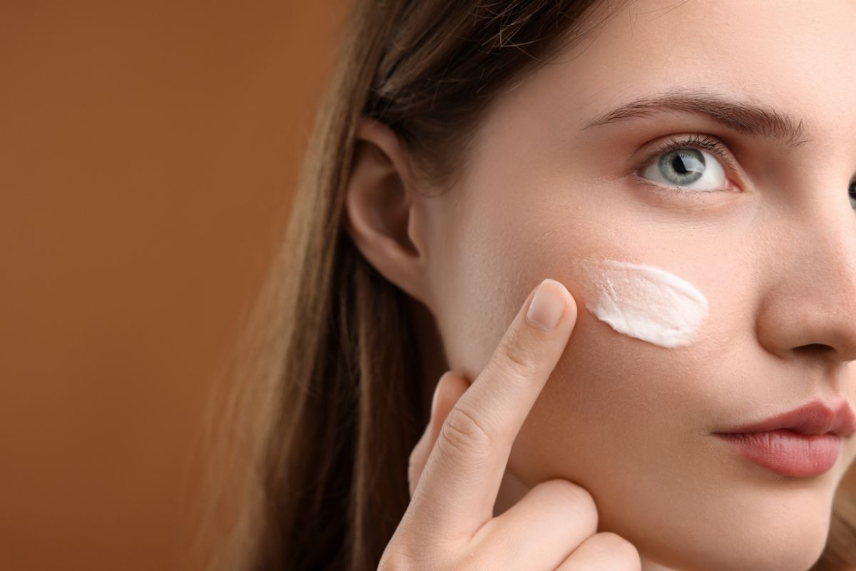 utiliser une creme visage pour renforcer l hydratation de sa peau