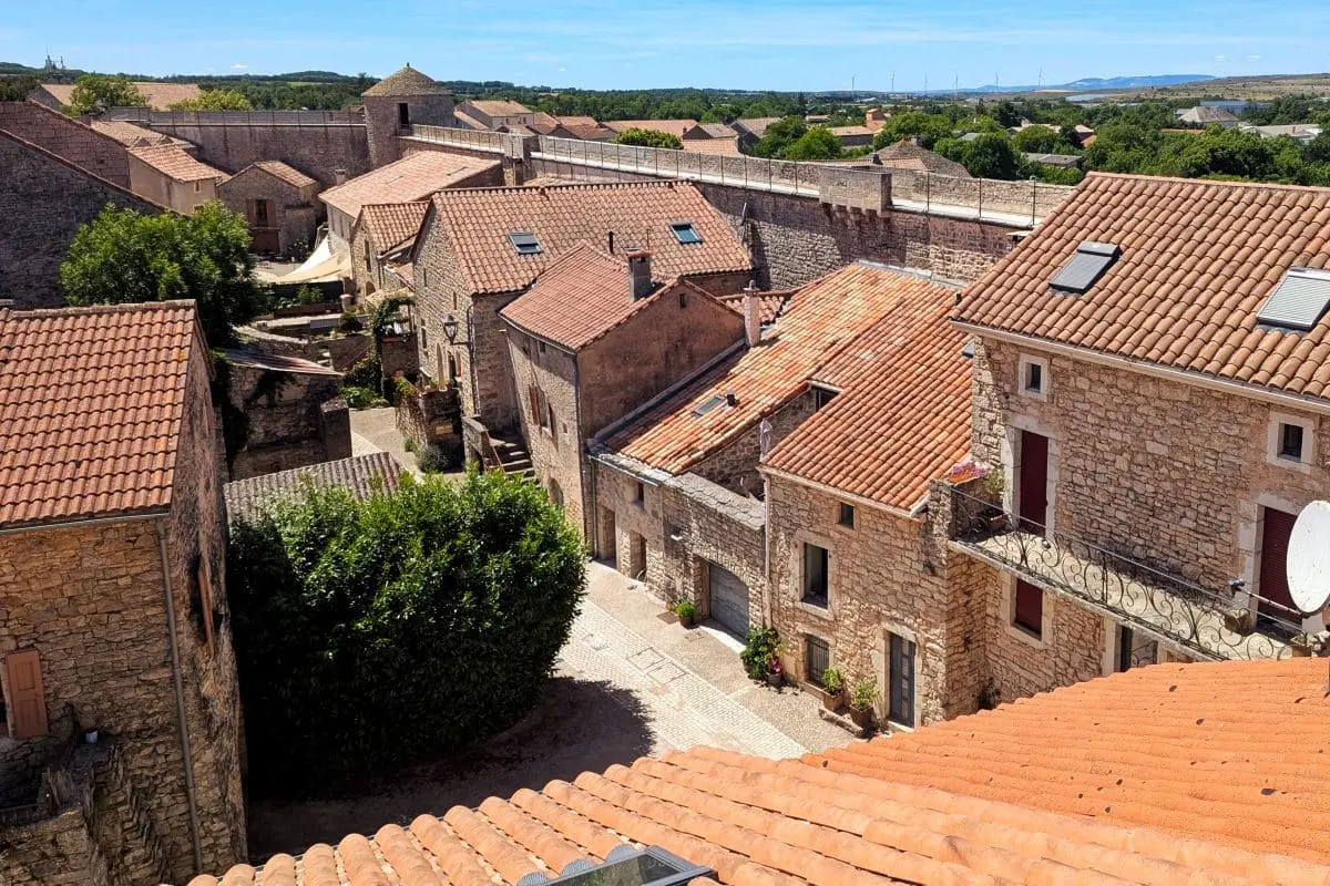 Visiter les Remparts du Larzac : escapade en Aveyron la cavalerie rempart du larzac