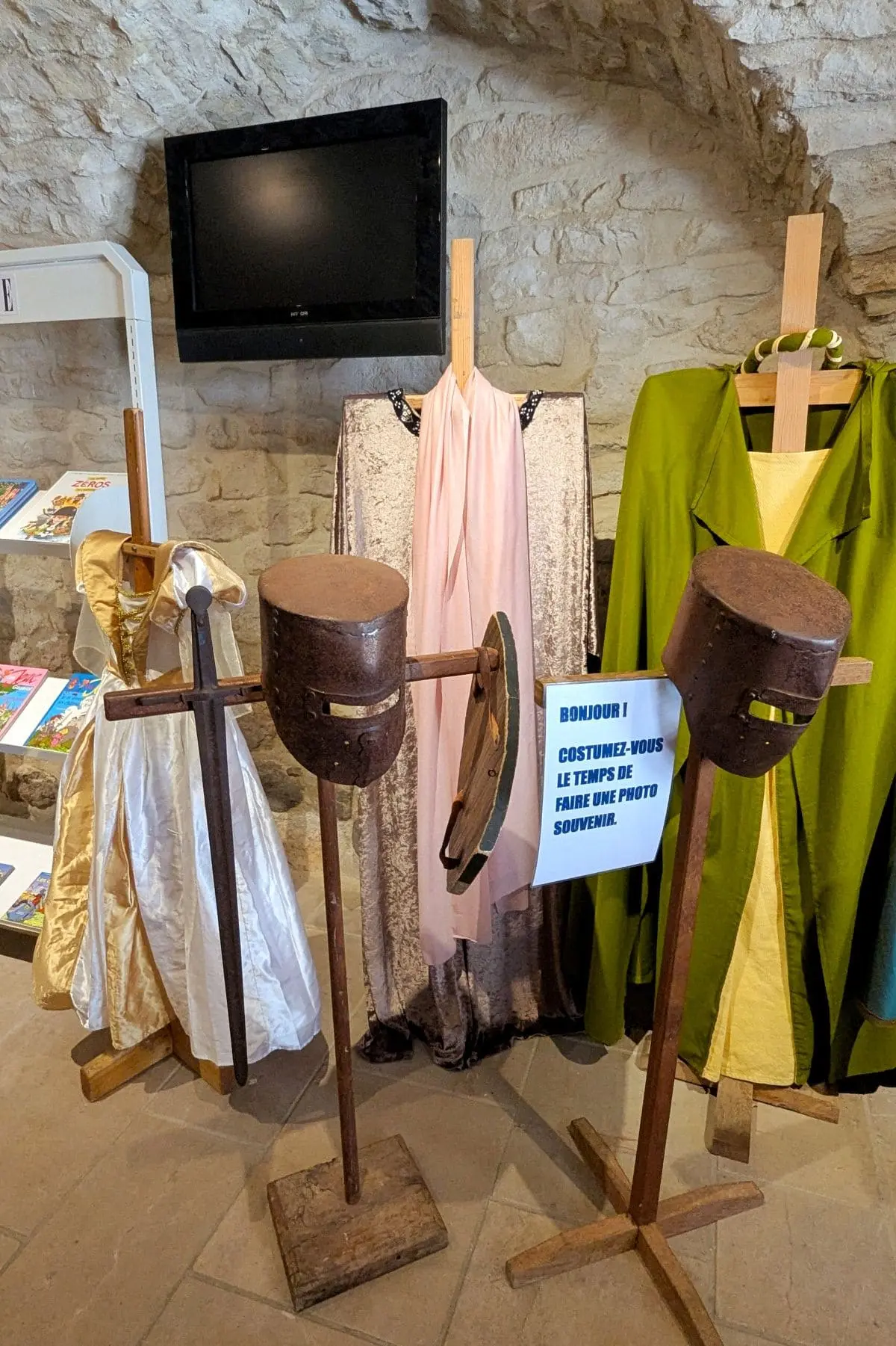 Visiter les Remparts du Larzac : escapade en Aveyron visites et escape bag pour les familles a la cavalerie