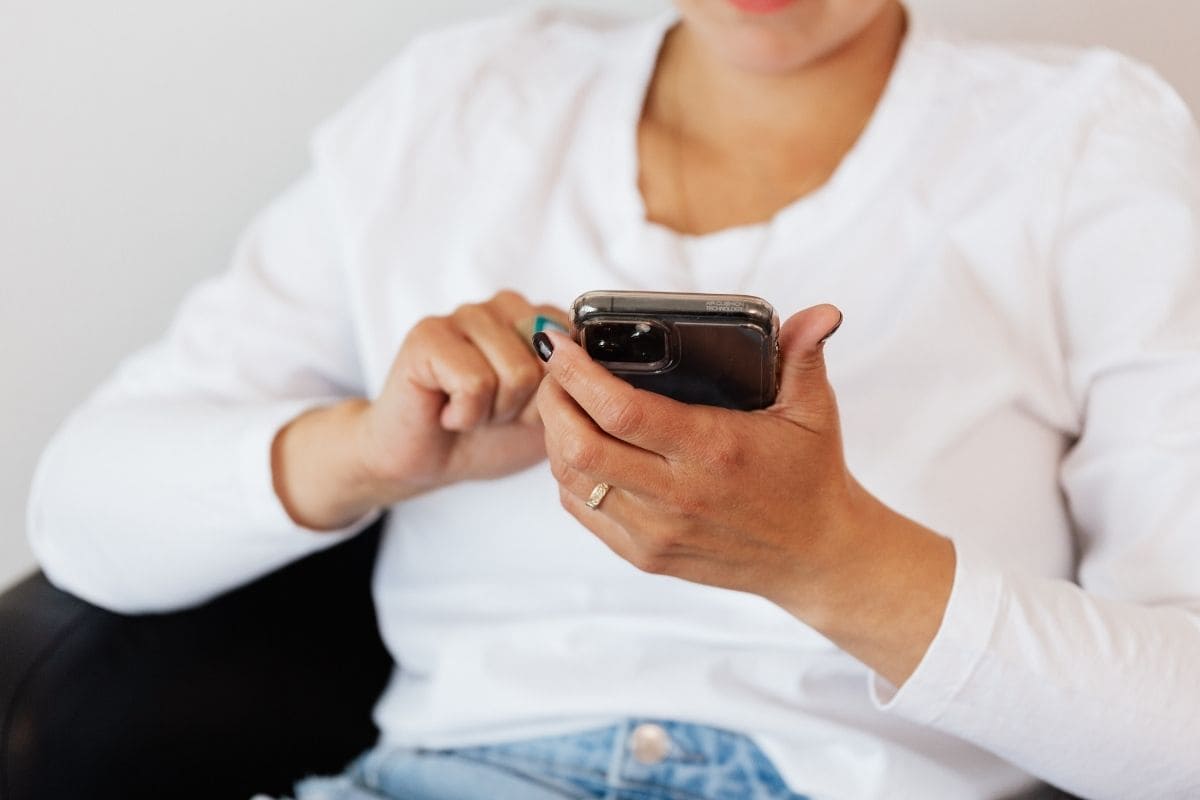 Comment protéger ses données avant de faire réparer son téléphone ? modifier le mot de passe de son telephone portable depuis un autre appareil