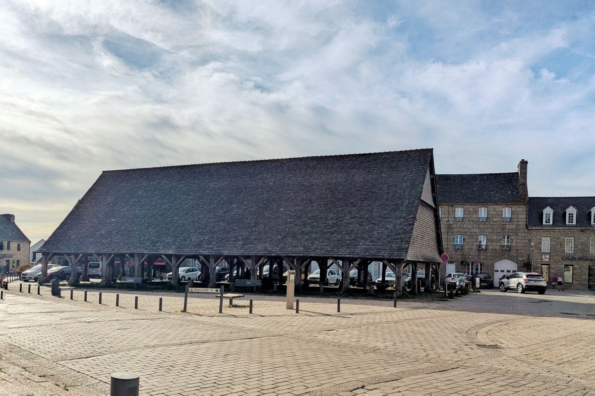 halles a pans de bois de plouescat dans le finistere