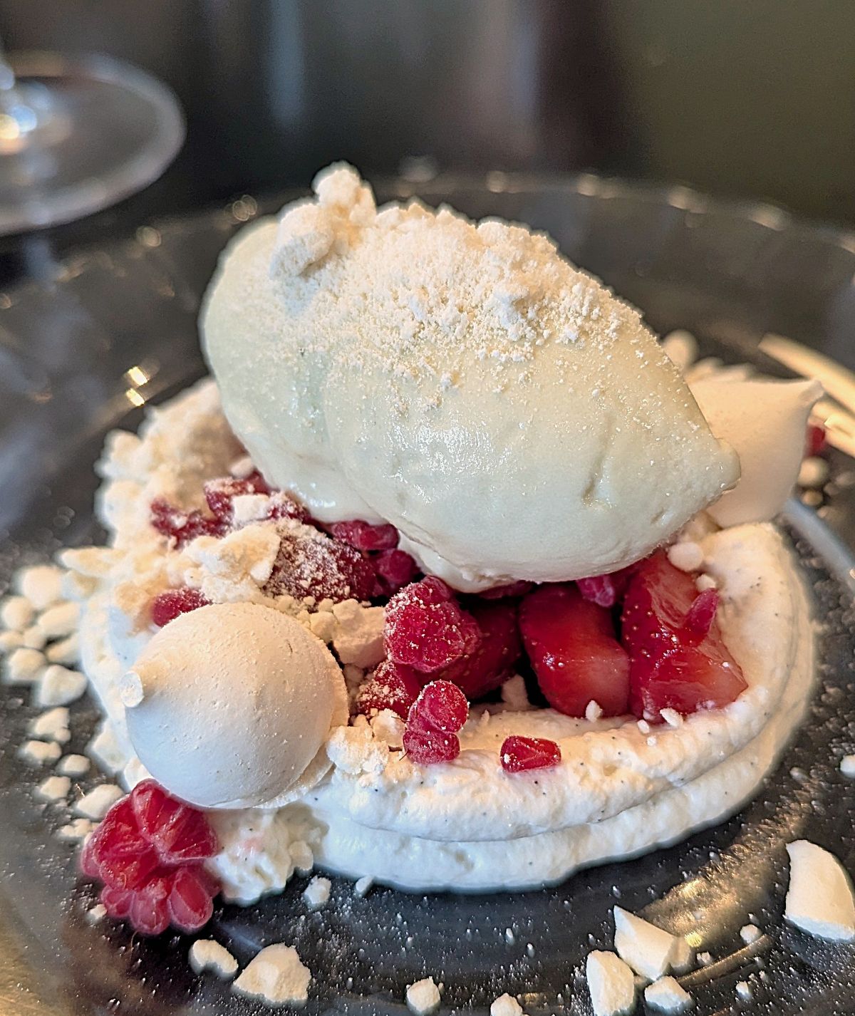 pavlova servi au restaurant jour de fete a plouescat
