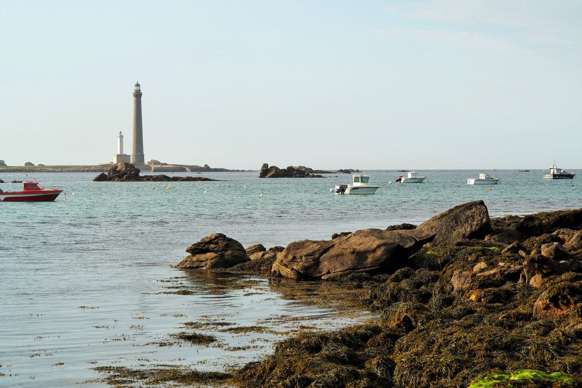 phares de l ile vierge vu depuis plouguerneau
