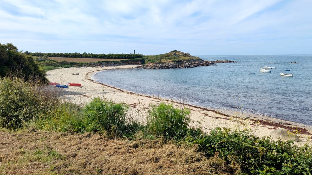 plage de cam louis a plouescat sur la cote des sables
